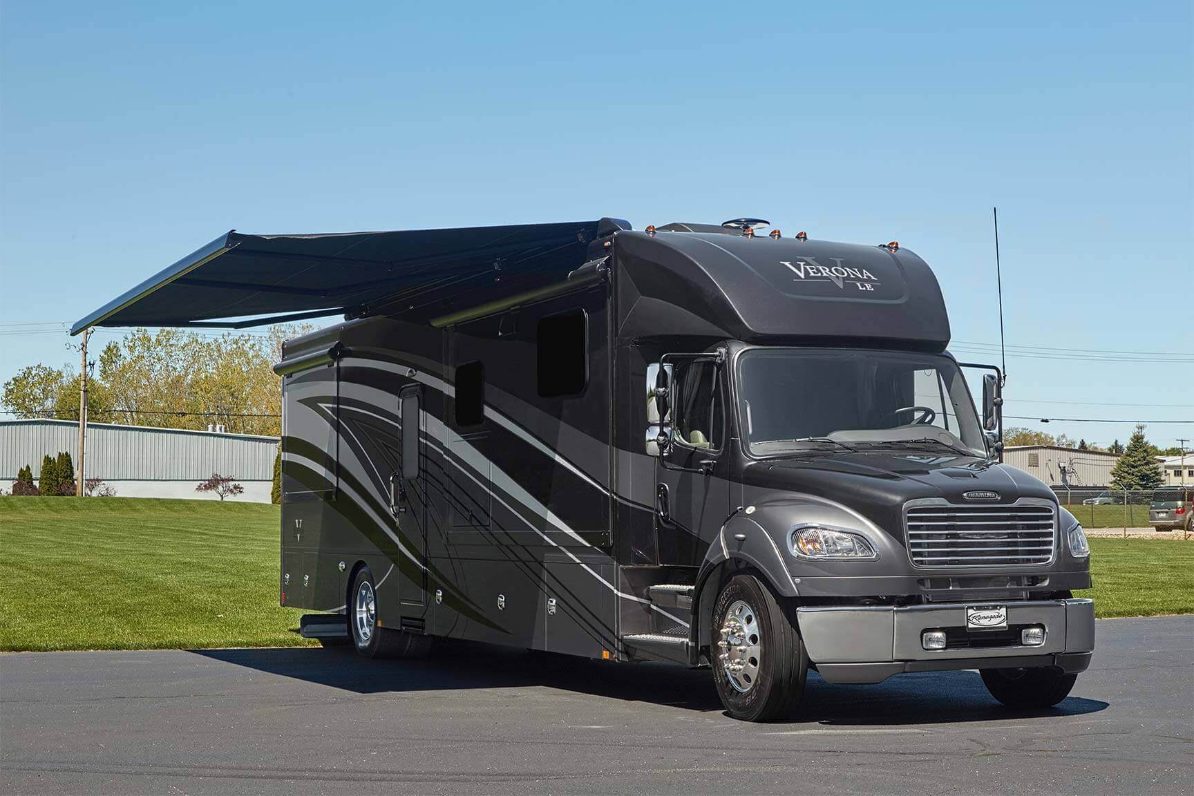 Freightliner Motorhomes Renegade Verona LE Freightliner Motor Coach