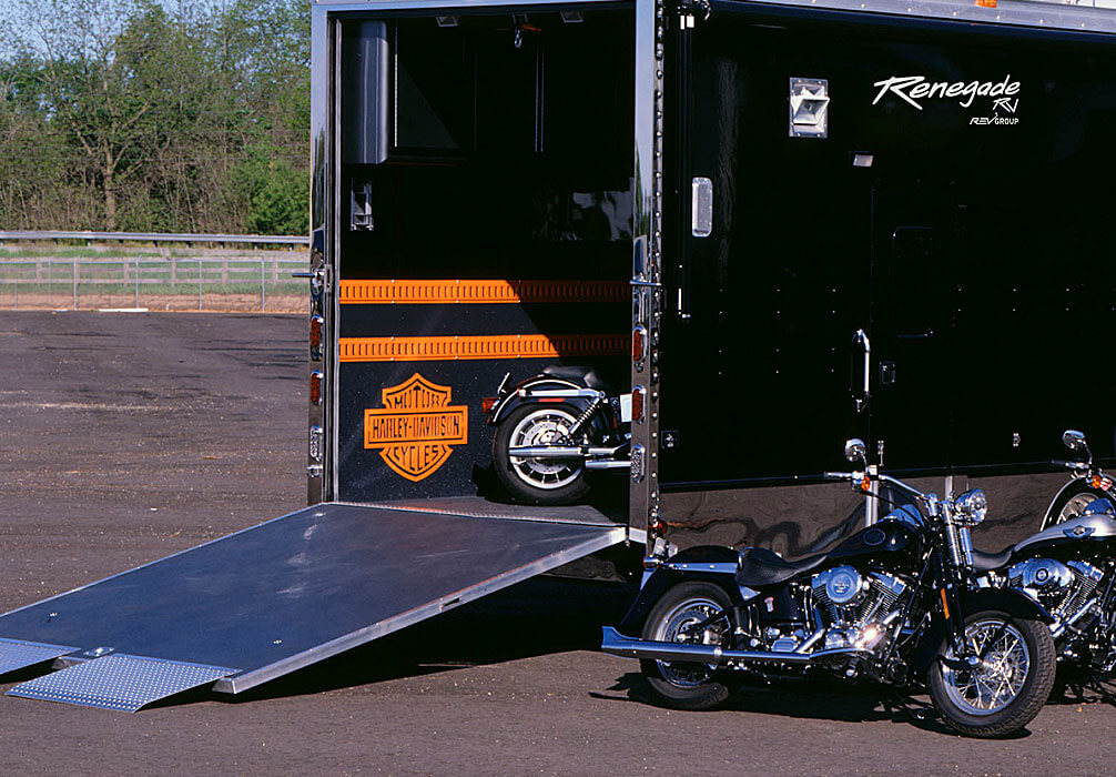 Renegade Classic Motorhome With Garage